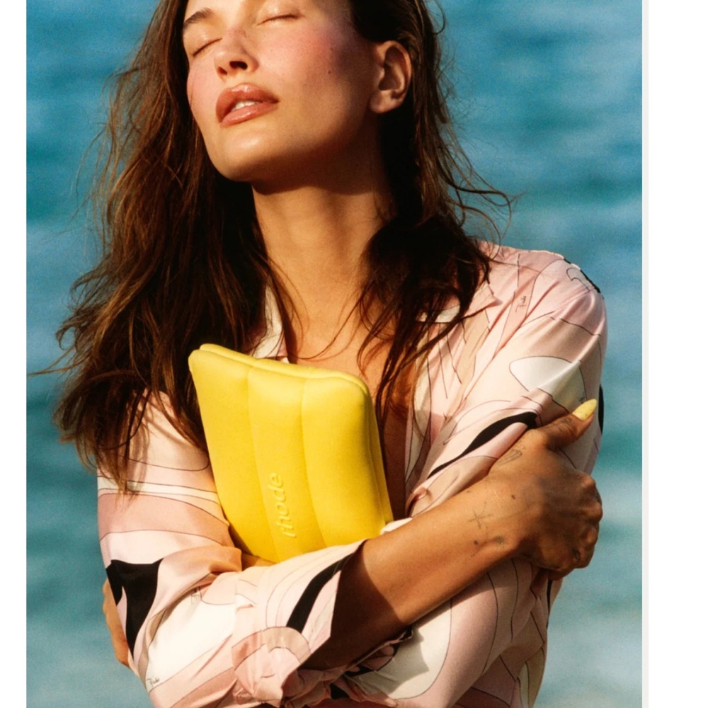 RHODE Bubble Bag LIMITED EDITION SHADE - SOLD OUT ONLINE - Picture 7 of 10